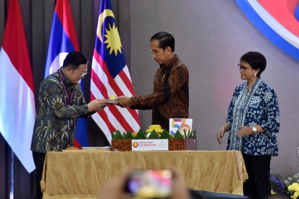 HUT ASEAN ke-56, Presiden Jokowi Ingatkan Gelaran KTT ASEAN Soal Penyelesaian Konflik di Myanmar