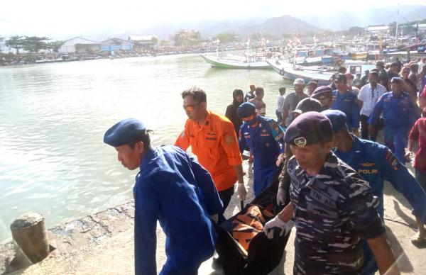 2 Perahu Tabrakan di Pantai Gladak Tulungagung, 4 Korban Ditemukan Tim SAR Gabungan