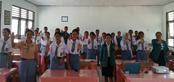 PKM Unimor di Kabupaten Malaka Sosialisasi TPPO bagi Siswa SMAN Welaus