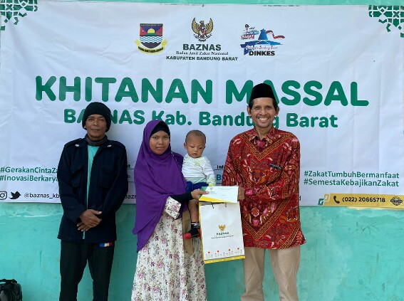 43 Anak di Sindangkerta Rasakan Manfaat Program Khitanan Massal dari Baznas KBB