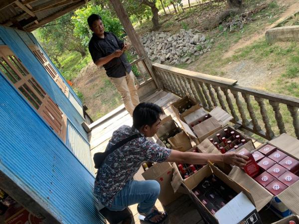 Polisi Sita Ratusan Botol Miras Berbagai Merek dari Rumah Warga Sidrap