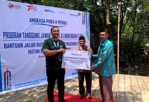 Dukung Pengembangan Wisata, Bandara SSK Pekanbaru Revitalisasi Tracking Path di Hutan Bandar Bakau