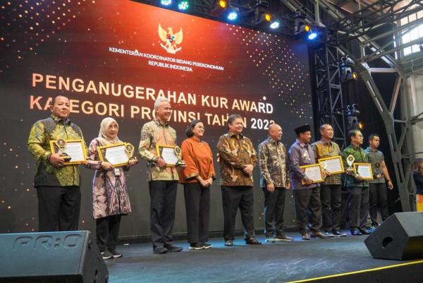 Berhasil Tingkatkan Penyaluran KUR, Pemprov Sumsel Raih Anugerah KUR Award