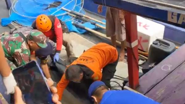 Tim SAR Temukan 4 Jenazah Nelayan yang Hilang di Laut Tulungagung. Ini Identitas Korban