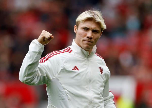 Profil Rasmus Højlund, Pesepak Bola yang Kini Memperkuat Manchester United