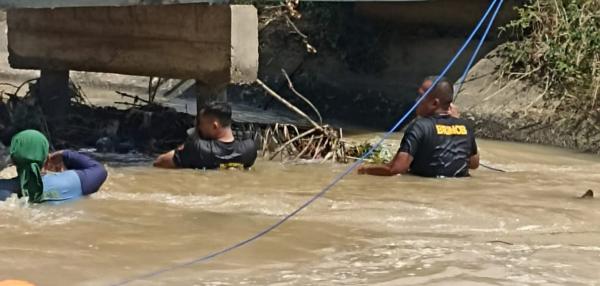 Tim SAR Satbrimob Batalyon C Pelopor Lakukan Pencarian Korban Tenggelam yang Gegerkan Belitang 