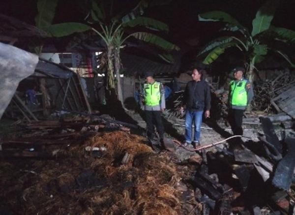 Gegara Api Bediang, Satu Kandang Sapi di Toroh Grobogan Ludes Terbakar