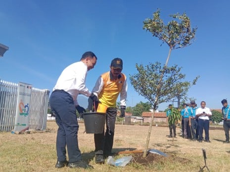Program Go Green KAI Daop 3 Cirebon Tanam 654 Pohon, Hijaukan Kota Cirebon