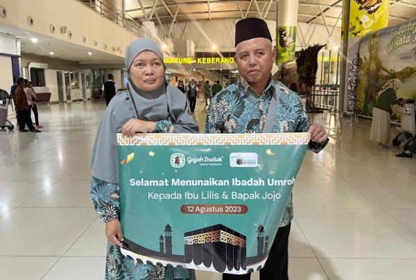 Rezeki Nomplok Pelanggan Sarung Gajah Duduk, Bisa Umrah Gratis