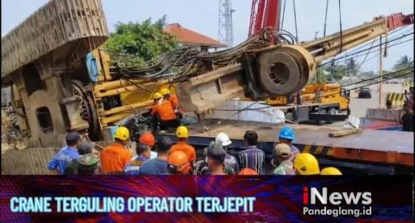 Video Detik-detik Crane Terguling Menewaskan Seorang Operator di Merak