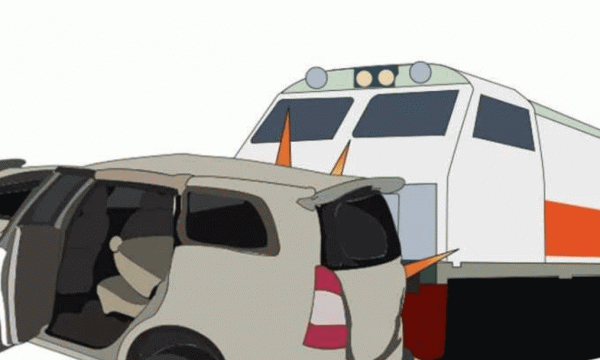 Mobil Ringsek Tertabrak Kereta Api di Perlintasan Tanpa Palang hingga 10 Meter