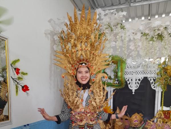 HUT RI ke-78, Pengrajin Kostum Karnaval Unik Bermotif Kerajaan di Nusantara Kebanjiran Order Sewa