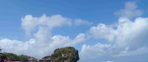 BMKG Bali Ingatkan Potensi Tinggi  Gelombang Laut hingga Dua Meter Lebih