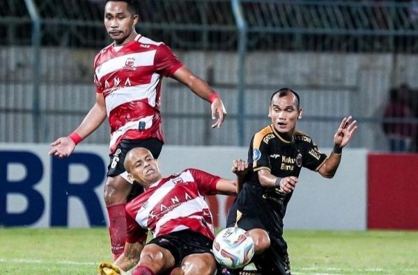 Hajar Persija Jakarta, Madura United Pemuncak Klasemen Liga 1