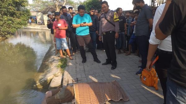 Kaget! Warga Temukan Mayat Pria Mengambang di Sungai Ciruas Serang