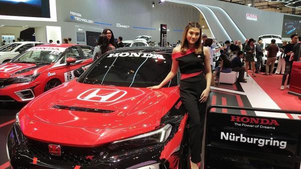 Intip Bayaran Fantastis SPG Cantik di Pameran Otomotif