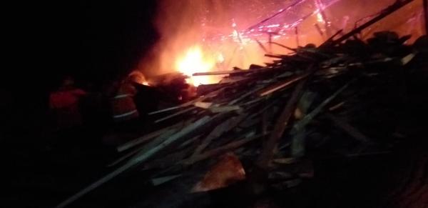 Bangunan Pengolahan Kayu di Campaka Ludes Terbakar