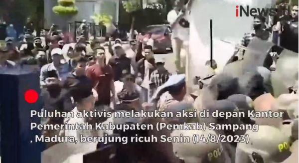 Demo Tolak Rocky Gerung Ricuh di Sampang Madura