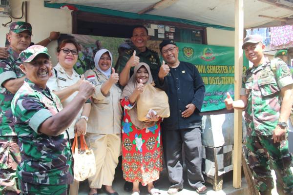 Serbuan Maung Asih Kodim 0612 Tasikmalaya Salurkan Bantuan Paket Sembako untuk Warga Kurang Mampu