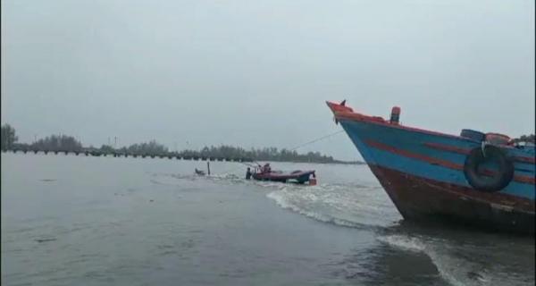 Satu Kapal Boat Milik Nelayan Karam di Aceh Singkil