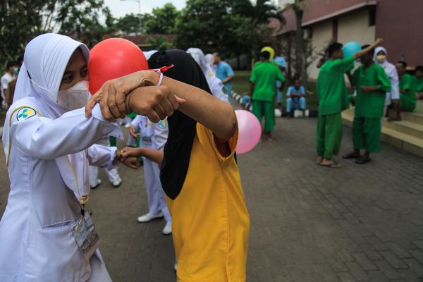 Potret Keseruan Pasien ODGJ Lomba Joget Balon HUT Kemerdekaan RI 
