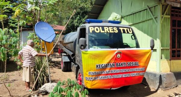 Polres TTU Distribusi 55 Ribu Liter Air  Bersih untuk Warga di Empat Desa