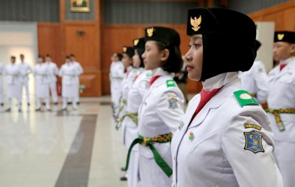 98 Paskibraka Surabaya Besok Kibarkan Bendera Merah-Putih, Ini Harapan Wali Kota Eri Cahyadi