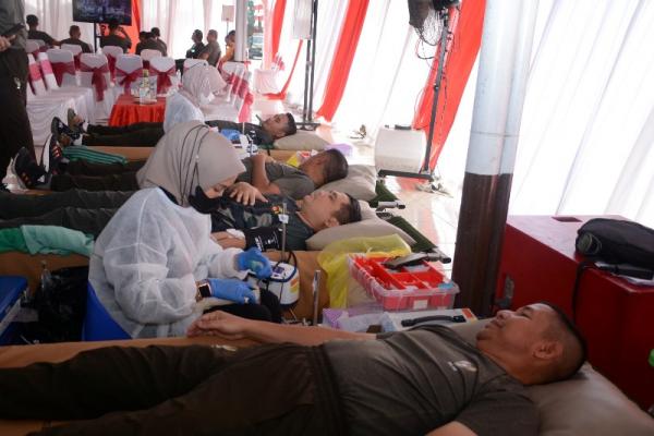 Peduli Kemanusiaan, Prajurit TNI Kodam IV Diponegoro Donor Darah Massal