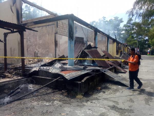 Kantor KPU Kabupaten Jayapura Terbakar