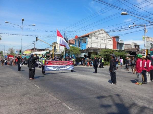 Komunitas Sepeda Tua, Warga dan Satlantas Gelar Upacara Bendera di Perempatan Danyang Purwodadi