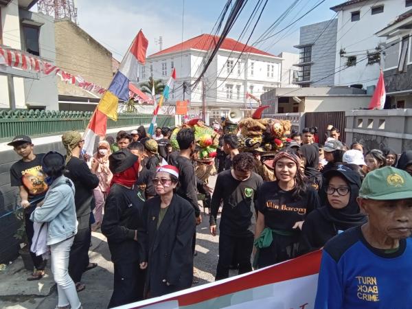 Atraksi Barongsai Hingga Pencak Silat Meriahkan HUT ke-78 RI di Sekeloa Bandung