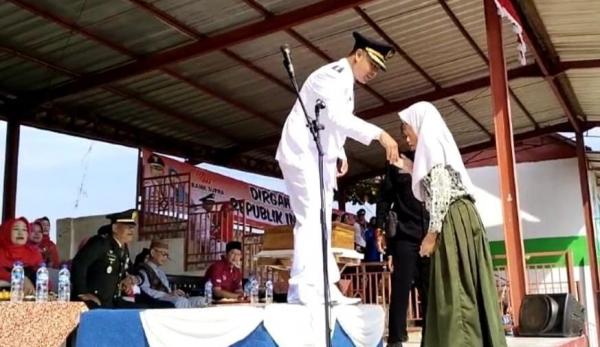 Momen HUT RI Camat Cibeber Test Hafalan Alquran di Kegiatan Upacara Agustusan