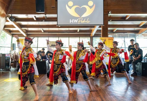 Melalui HW Peduli, HW Group Gelar Kegiatan Berbagi hingga Pentas Seni Budaya di Surabaya