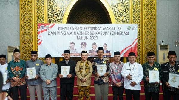 BPN Kabupaten Bekasi Serahkan 200 Sertifikat Wakaf kepada Nazhir se-Kabupaten Bekasi