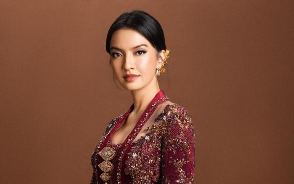 Raline Shah Tampil Cantik Paripurna Kenakan Kebaya Dan Songket Di Hut