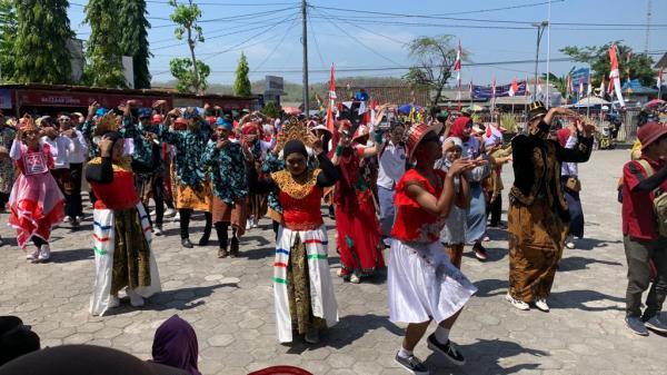 Desa Fair Bazaar UMKM dan Karnaval HUT ke-78 Kemerdekaan RI di Kecamatan Wonosegoro