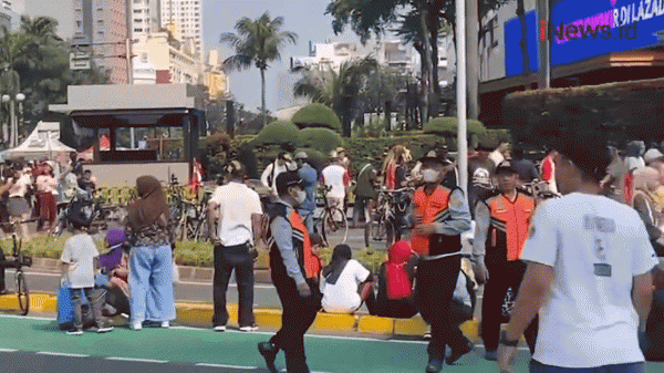 Polusi Udara Jakarta Memburuk, Warga Tetap Padati CFD di Bundaran HI