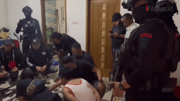 Polisi Gerebek Rumah Pembuatan Senjata Api Ilegal di Sumedang