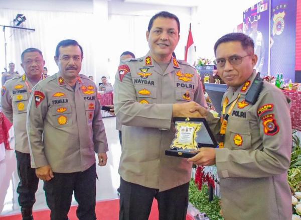 Kapolres Pidie Dapat Penghargaan dari Kapolda Aceh