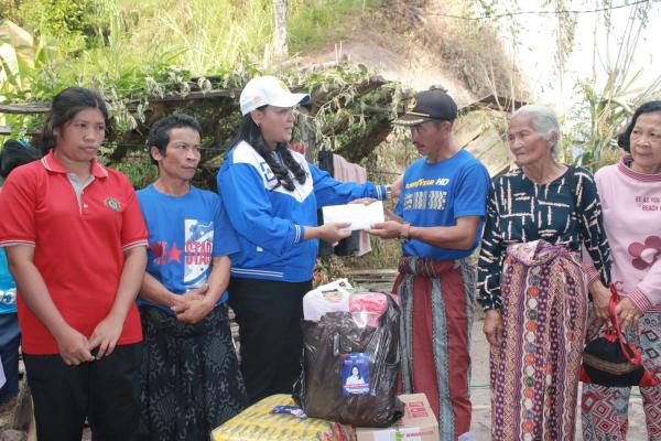 Peduli kepada Sesama, Dewi Sartika Pasande Salurkan Bantuan Untuk Korban Kebakaran di Tana Toraja