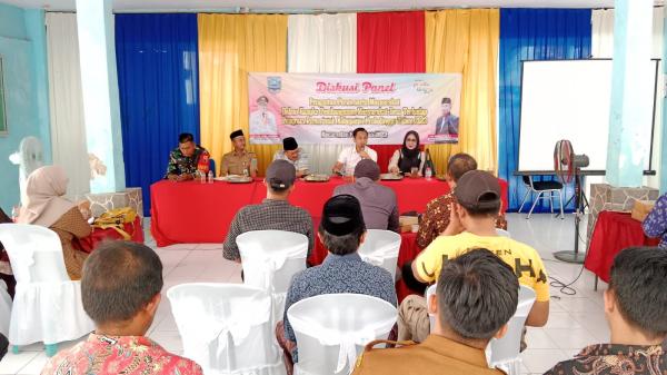 Bangun Desa,,, Masyarakat Pakuniran Diskusi Panel dengan Anggota DPRD Kabupaten Probolinggo