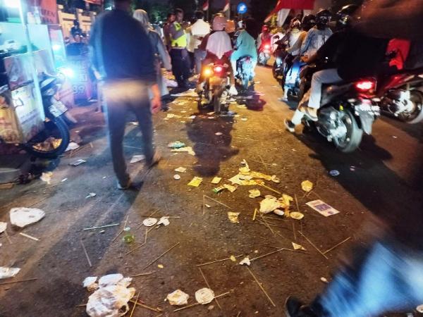 Waduh, Sampah Berserakan di Sepanjang Rute Karnaval HUT Ke 78 Kemerdekaan RI di Purwodadi
