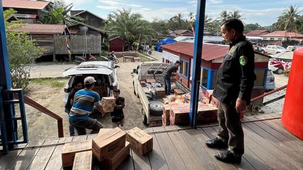 Kunjungi Korban Kebakaran di Kutai Barat, Senator Kaltim Zainal Arifin Salurkan Bantuan Sembako