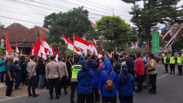 Setelah Terjadi Ketegangan Eksekusi Rumah Berjam-jam, Akhirnya Bisa Damai dengan Sukarela