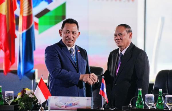 Keketuaan AMMTC Diserahterimakan ke Laos, Lanjutkan Penguatan Keamanan ASEAN!