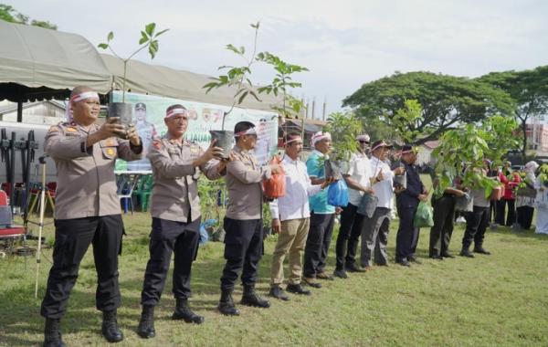 Peduli Penghijauan, Polres Pidie Laksanakan Penanaman Pohon Serentak