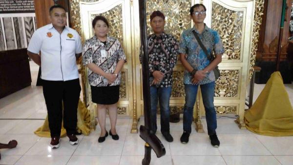Museum Keris Nusantara Gelar Kirab Pusaka Mangayubagya ke-6, Pamerkan Keris Raksasa Berdiri