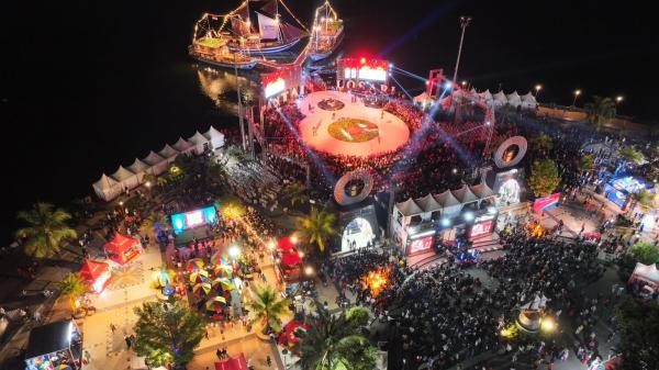 Sandiaga Uno Sebut F8 Festival Tepi Laut Terbaik di Dunia