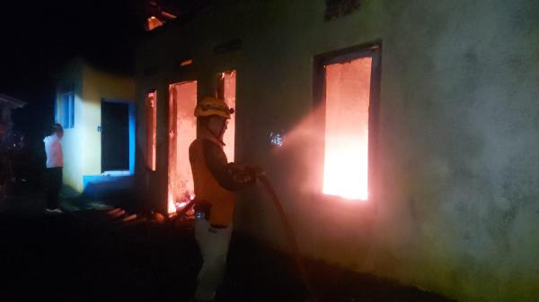 Berkat Kakek Ano, Kebakaran Besar di Kecamatan Tamansari Kota Tasikmalaya Berhasil Dicegah