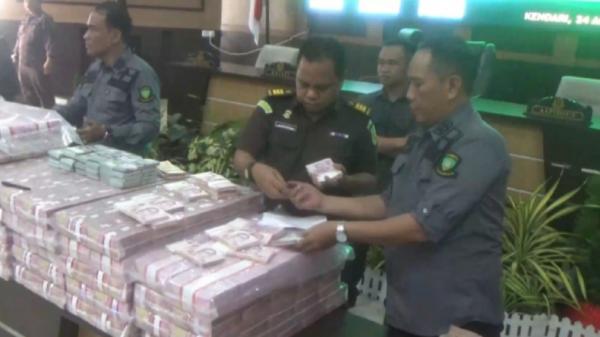 Uang Rp79 Miliar Hasil Dugaan Korupsi Tambang Nikel di IUP Antam Mandiodo Disita Kejati Sultra